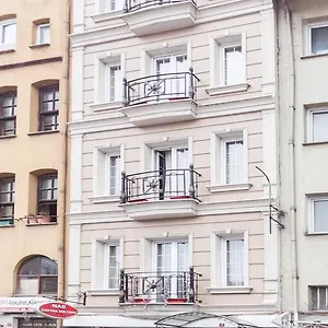 Hotel Cosmos